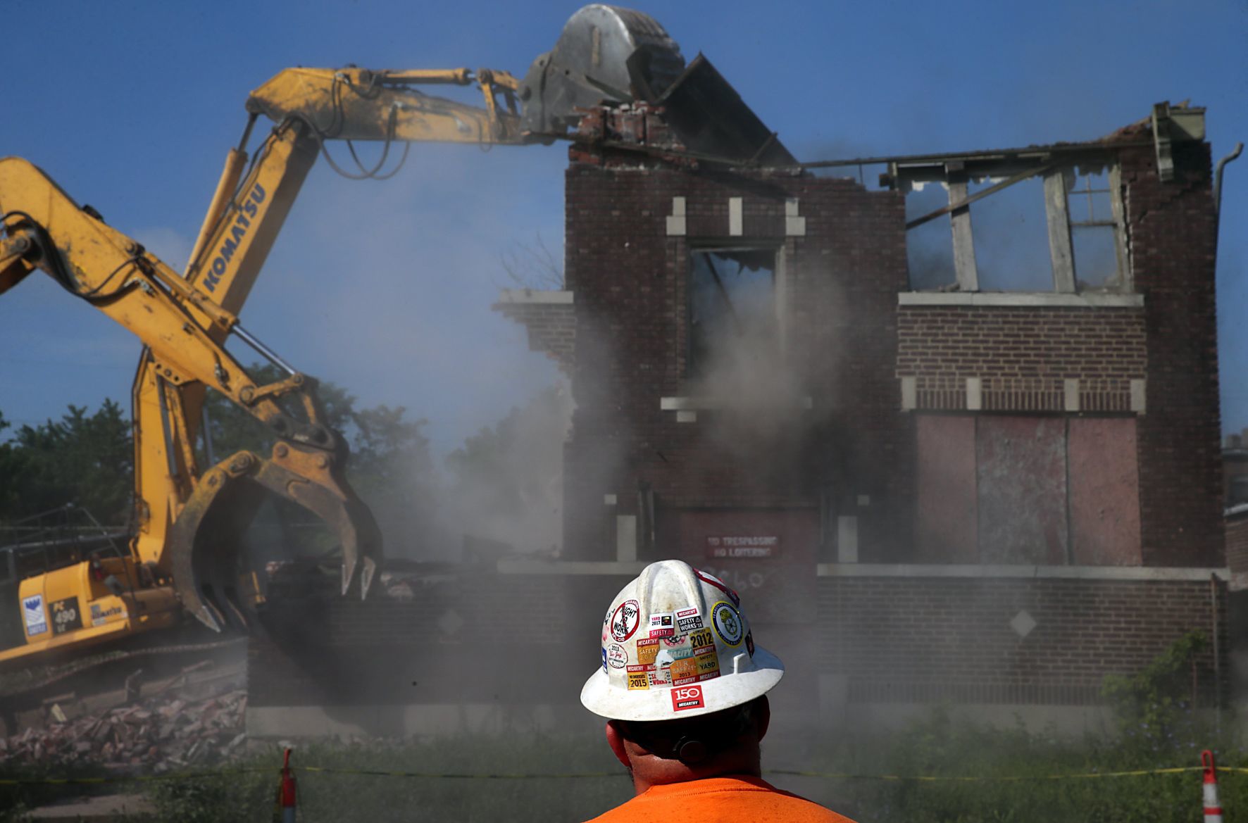 Health experts concerned that dust from demolition efforts threaten lead levels in children